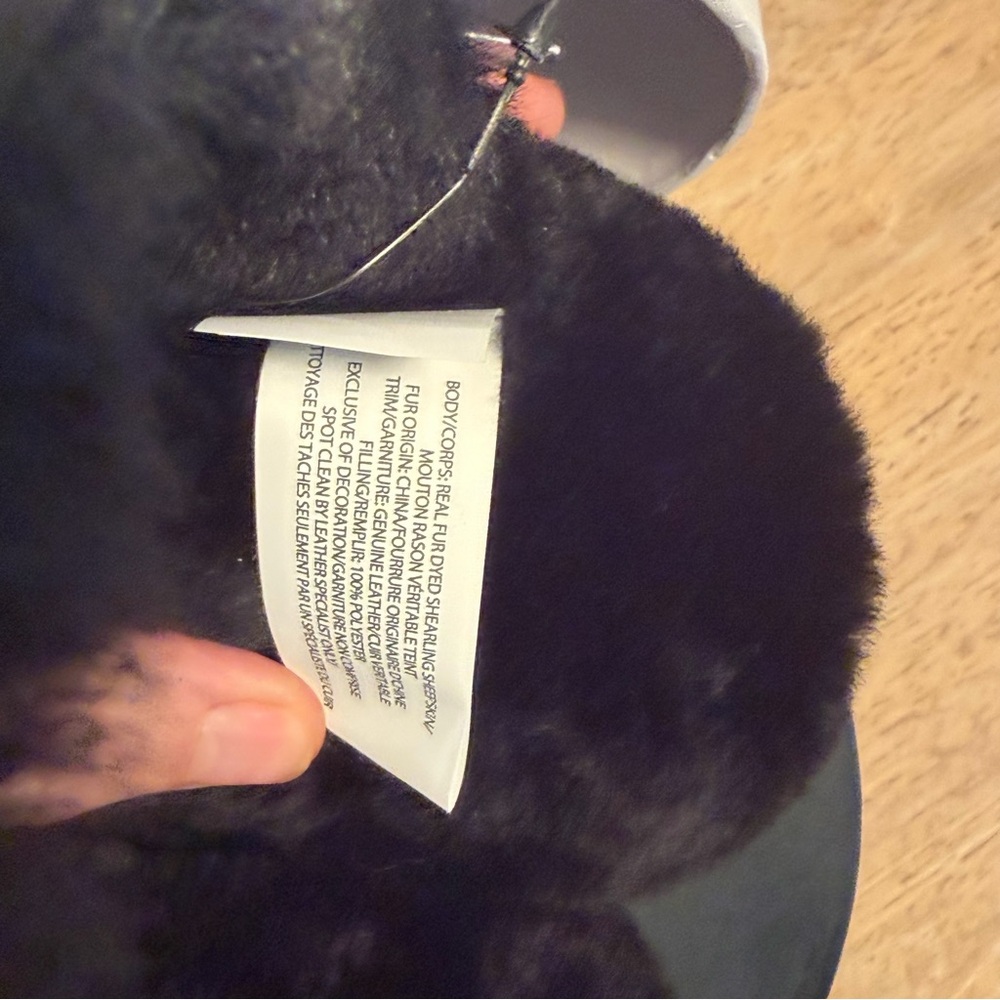 NWT UGG Shearling and Leather Monogram Suede Black Earmuffs - Picture 8 of 16